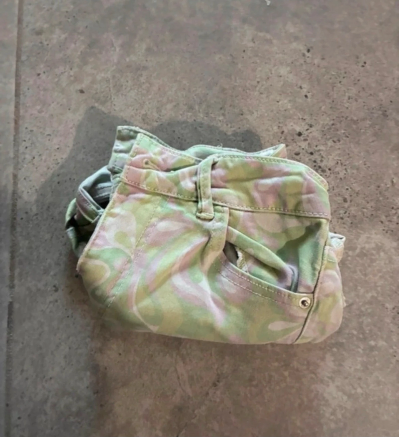 Short jeans pastel com estampa camuflada - Tamanho PP – photo 8